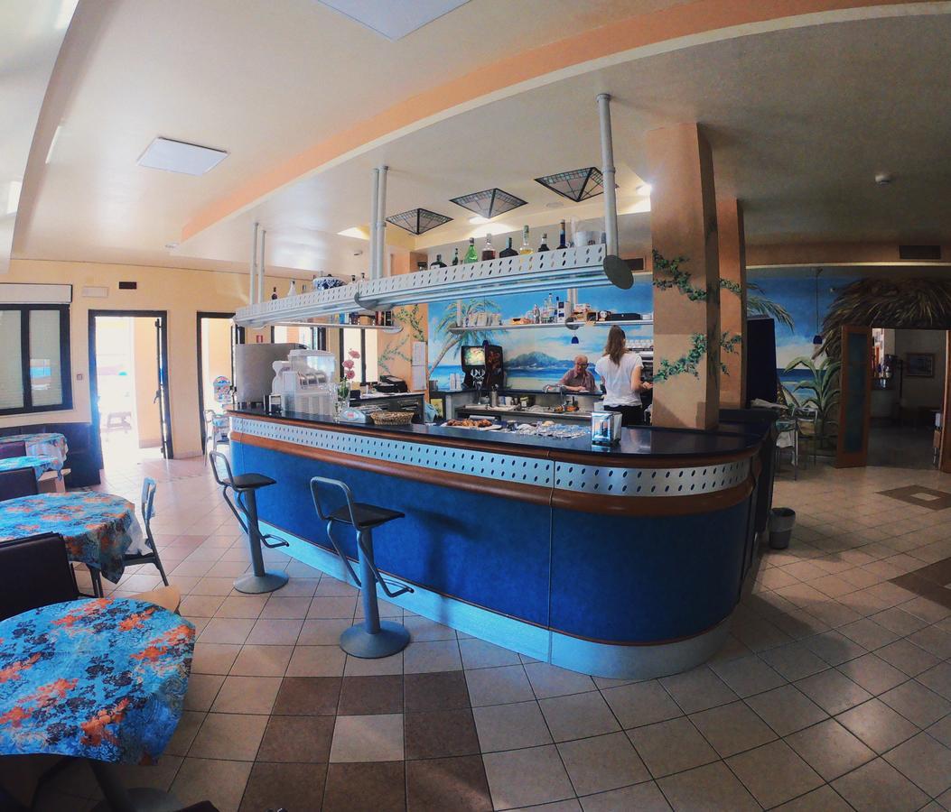 Aloha Park Hotel Кампомарино Экстерьер фото