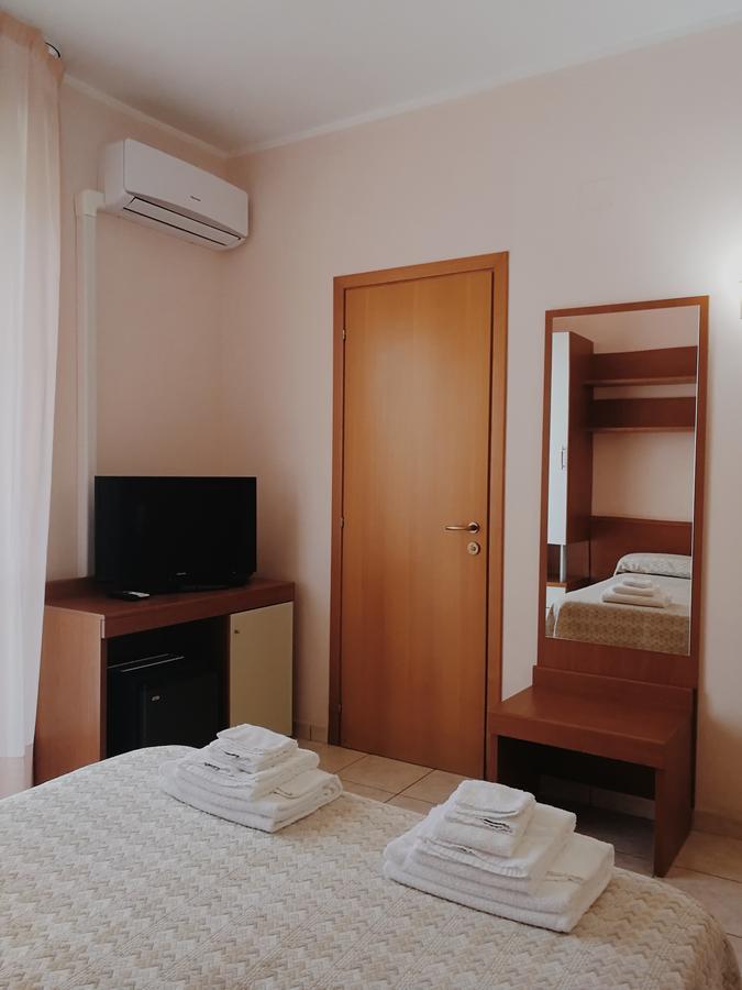 Aloha Park Hotel Кампомарино Экстерьер фото