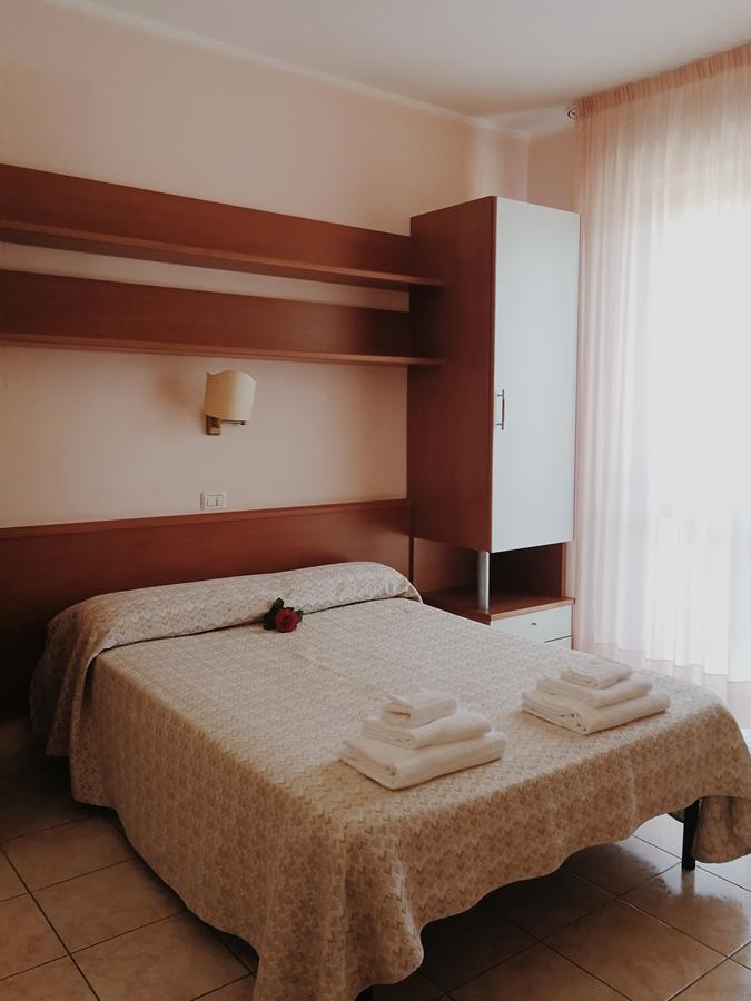 Aloha Park Hotel Кампомарино Экстерьер фото