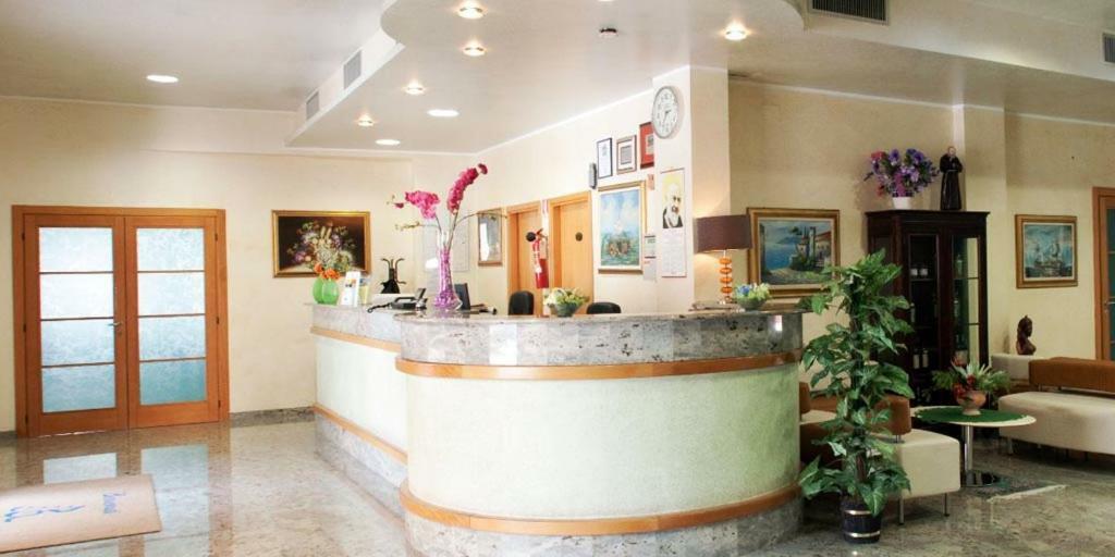 Aloha Park Hotel Кампомарино Экстерьер фото